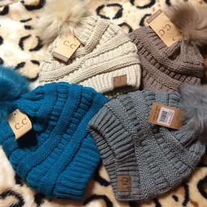CC slouch beanies with fur puff (Pon-Pon)